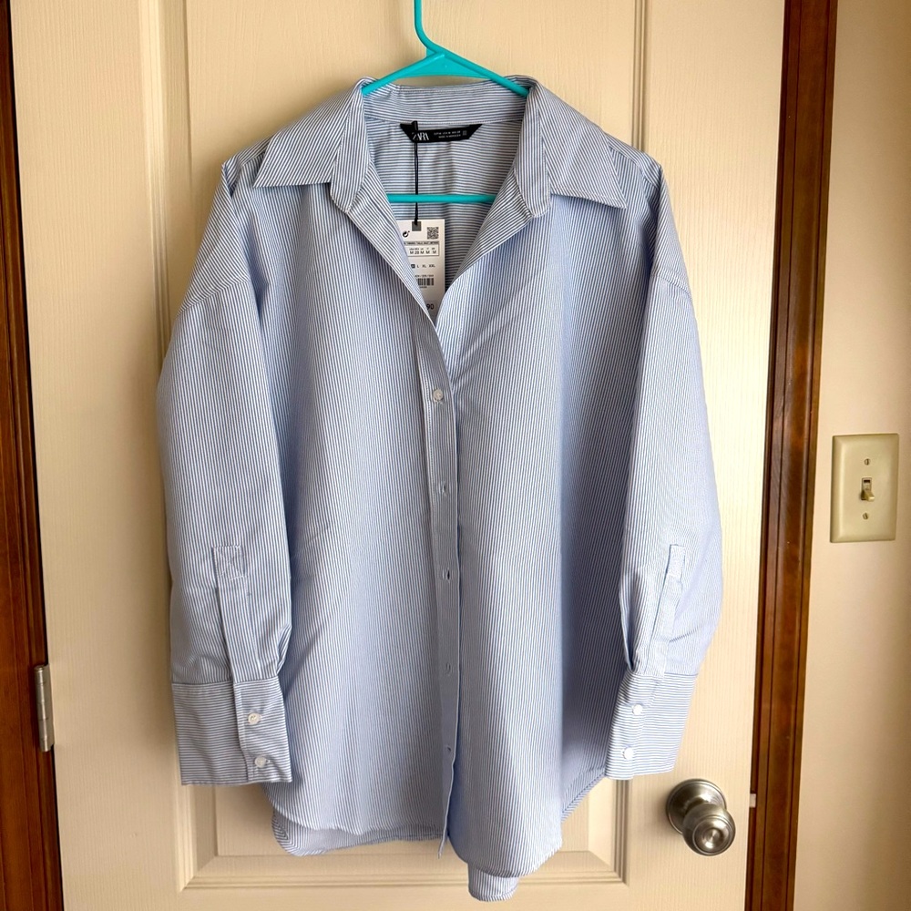 ZARA BASIC STRIPED SHIRT (medium)
Blue / White stripe - NEW